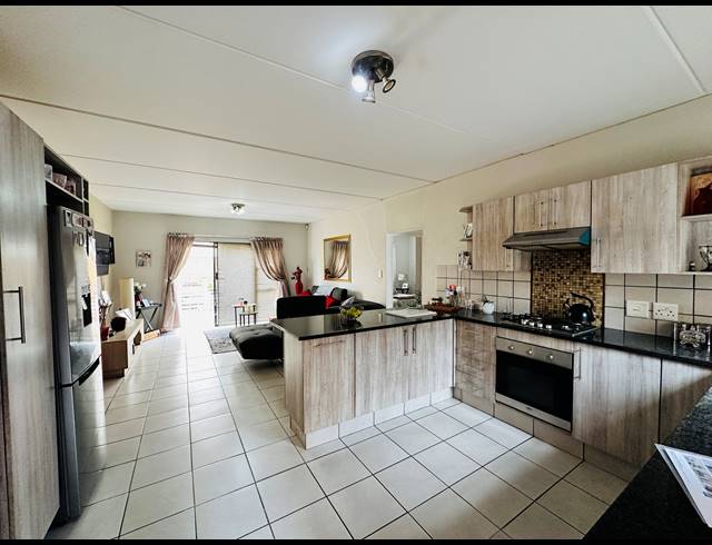2 BEDROOM TOWNHOUSE FOR SALE IN ALBEMARLE